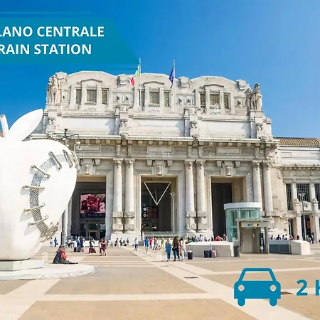 Carlo Farini 72 Superior - Private Parking - Centro 아파트